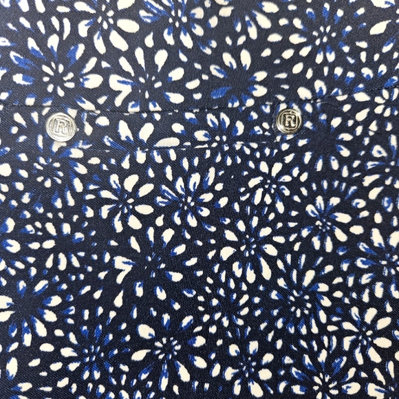 Rafaella Bermuda Stretch Shorts,Size 14, Blue,White,Length 20 in ,Waist 16 in - Picture 3 of 6